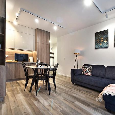 Goclaw P&O Serviced Apartments Warschau Buitenkant foto