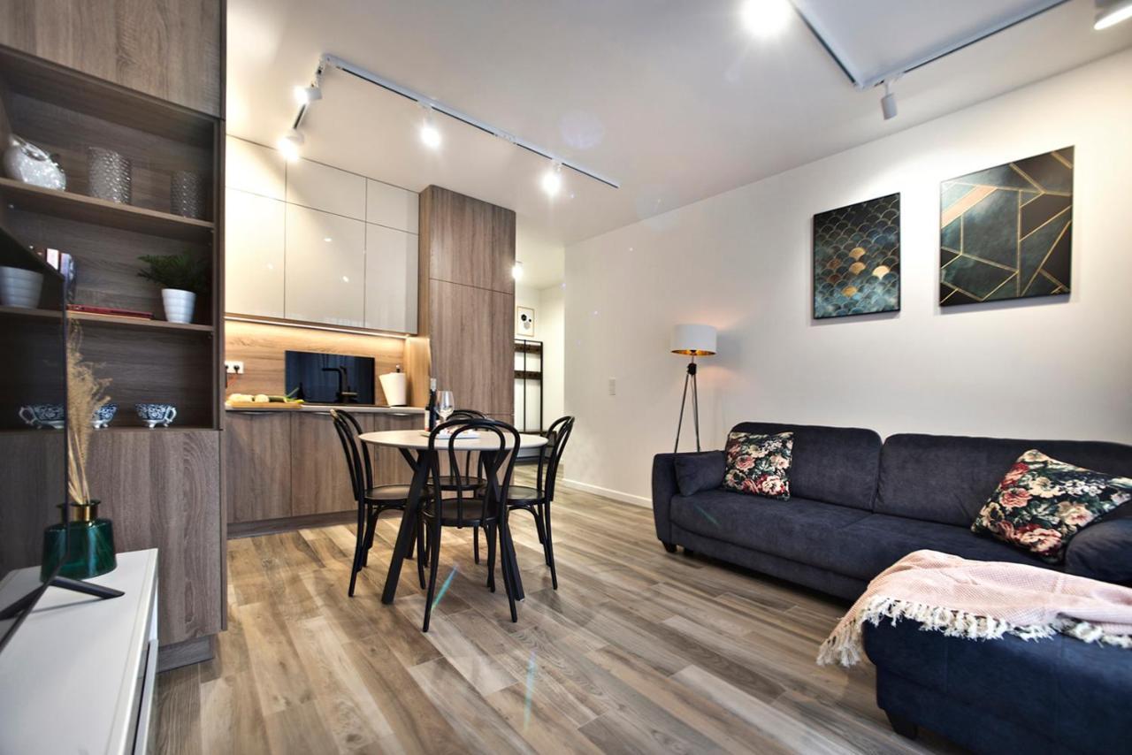 Goclaw P&O Serviced Apartments Warschau Buitenkant foto